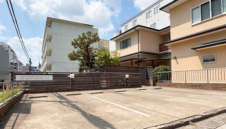 駐車場・駐輪場あり